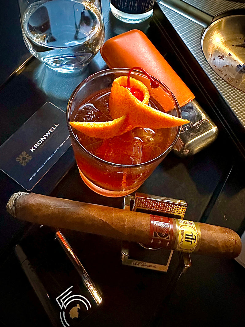 Mastering the Art of Cigar and Cocktail Pairing: A Connoisseur's Journey